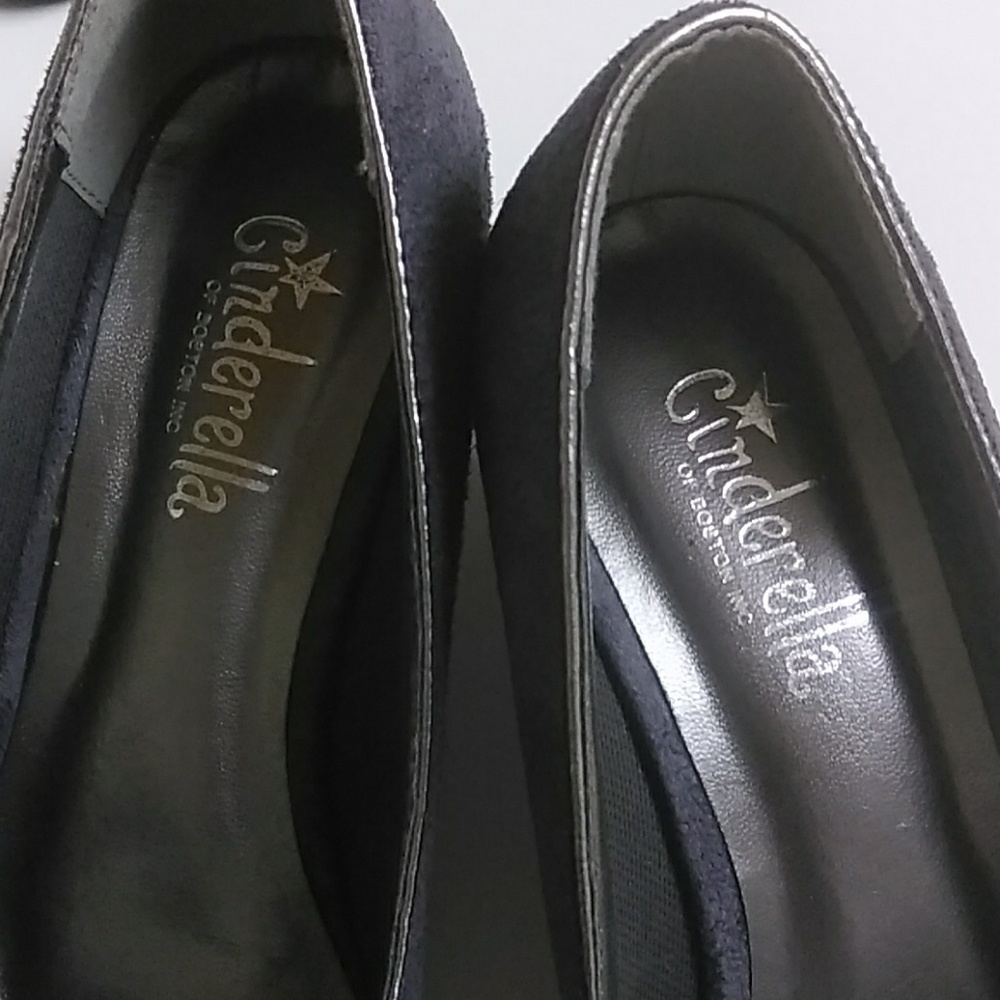 Shoes - Picture 5 of 7